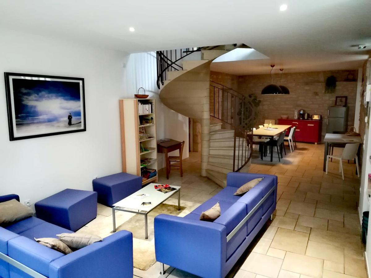 Gite La Maison Des Pelerins Villeneuve-d'Aveyron Bagian luar foto