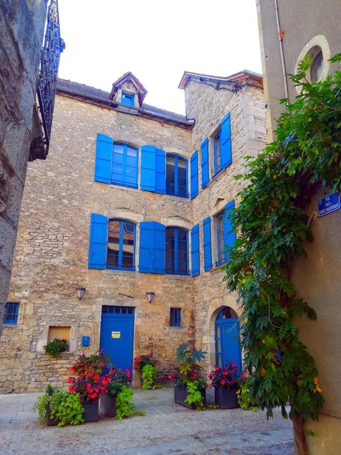 Gite La Maison Des Pelerins Villeneuve-d'Aveyron Bagian luar foto