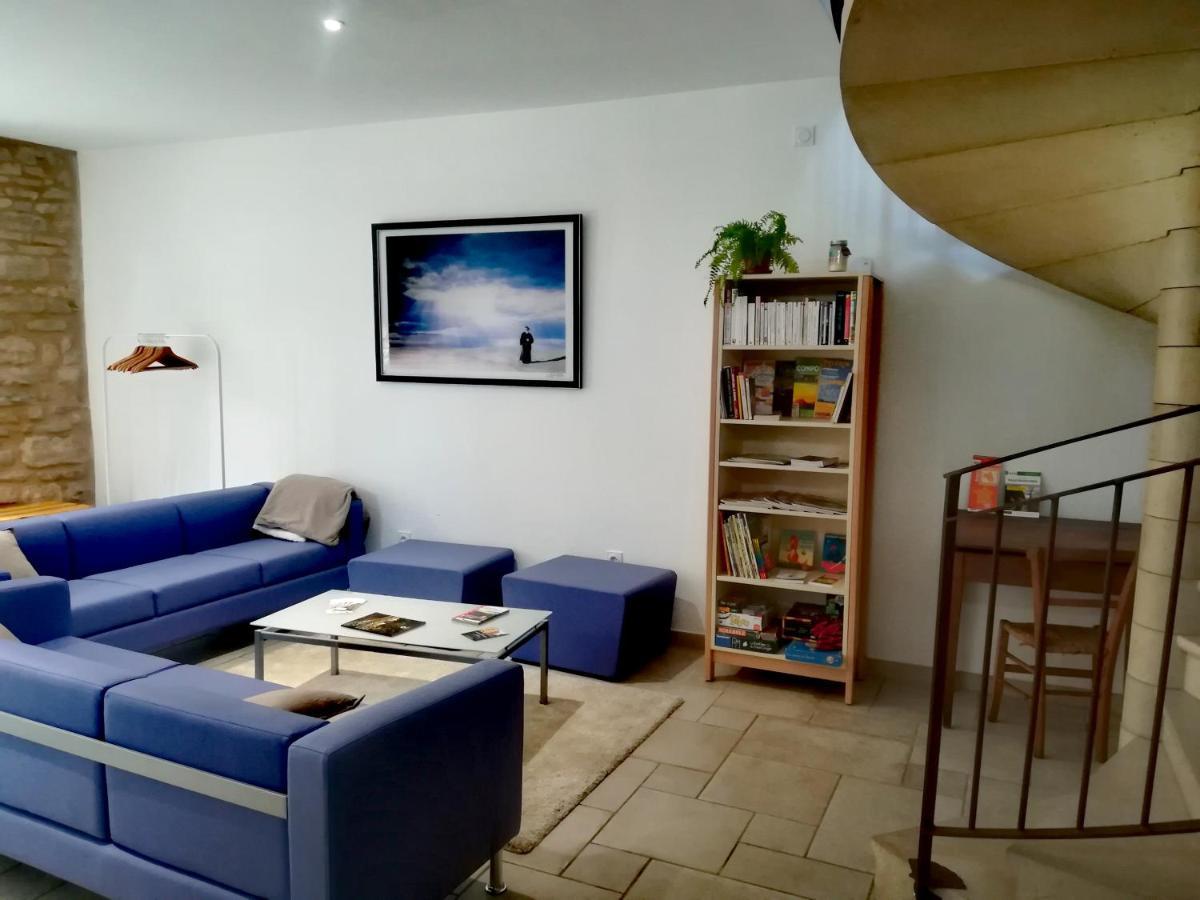 Gite La Maison Des Pelerins Villeneuve-d'Aveyron Bagian luar foto
